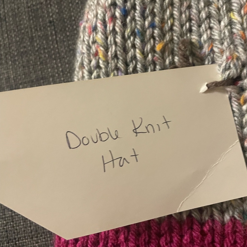 Handcrafted  Knit Set(bag&hat) . - Picture 8 of 9